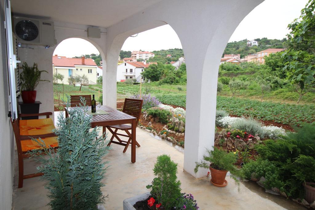 Megi1 Daire Vrbnik Oda fotoğraf